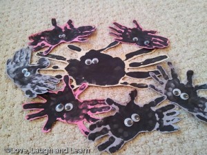 handprint spiders halloween crafts